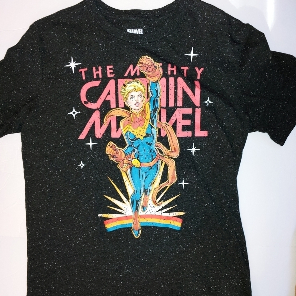 Marvel Mighty Carmin T-Shirt L